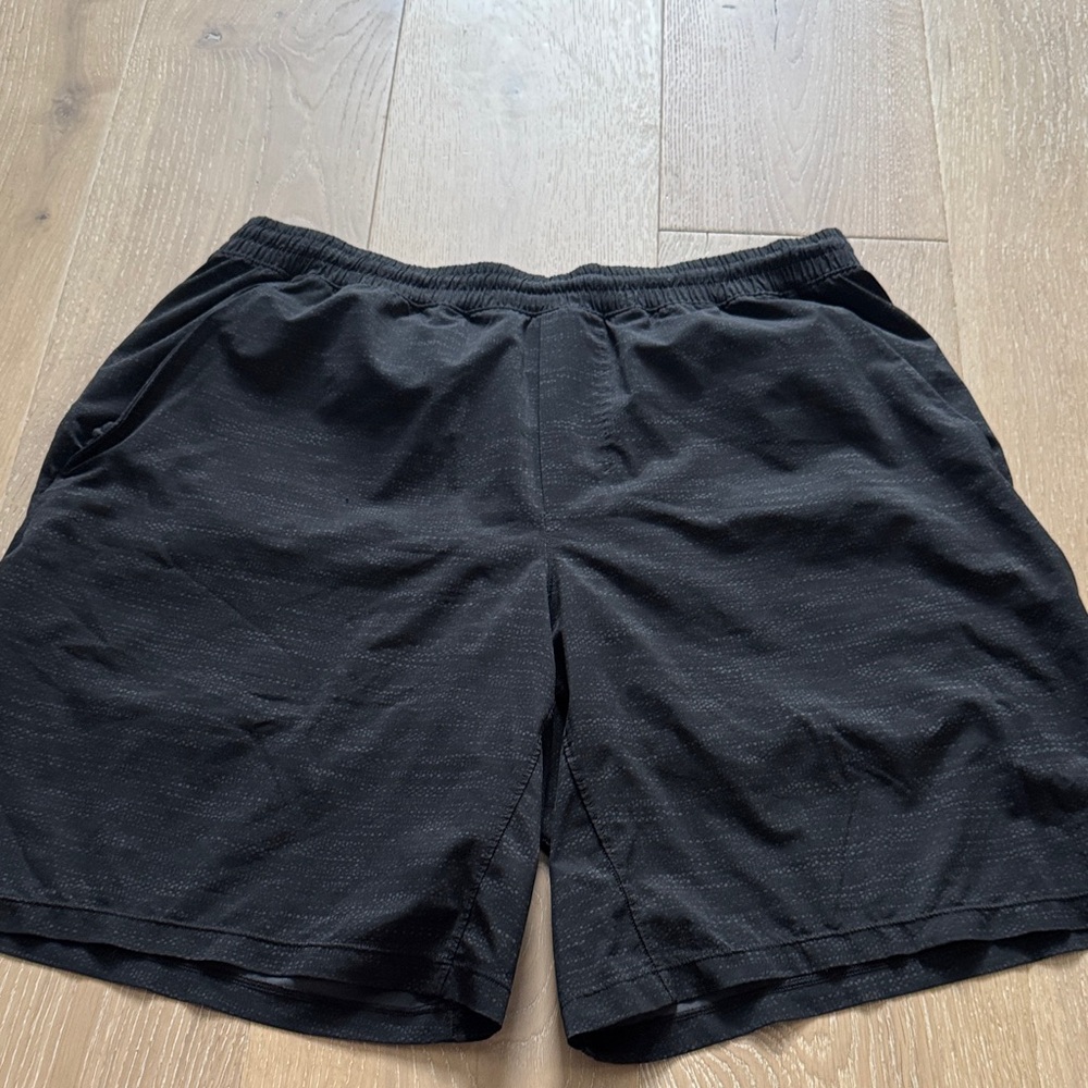 Lululemon Men's Black Shorts (lined)